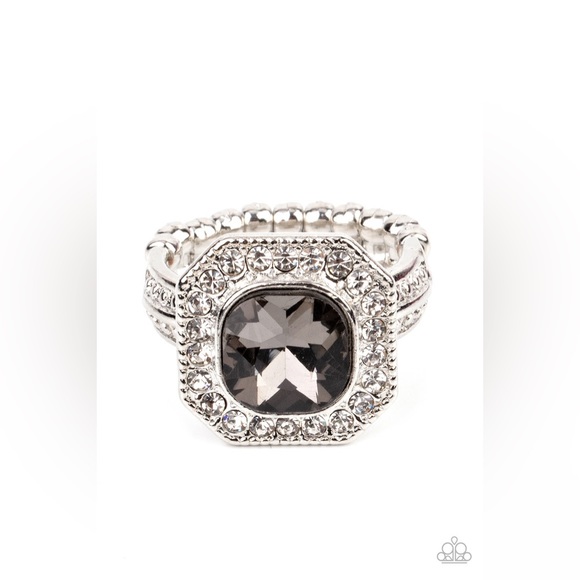 🐾Title Match✨ - Picture 2 of 3